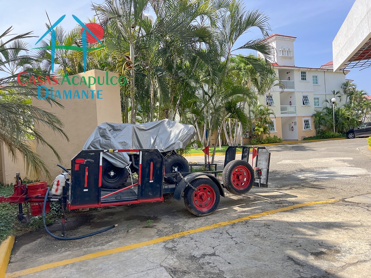 Diamante Lakes Zafiro 107 - Cuatrimoto y grúa 1